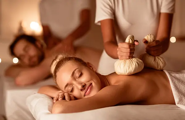 couple profitant d'un massage spécial